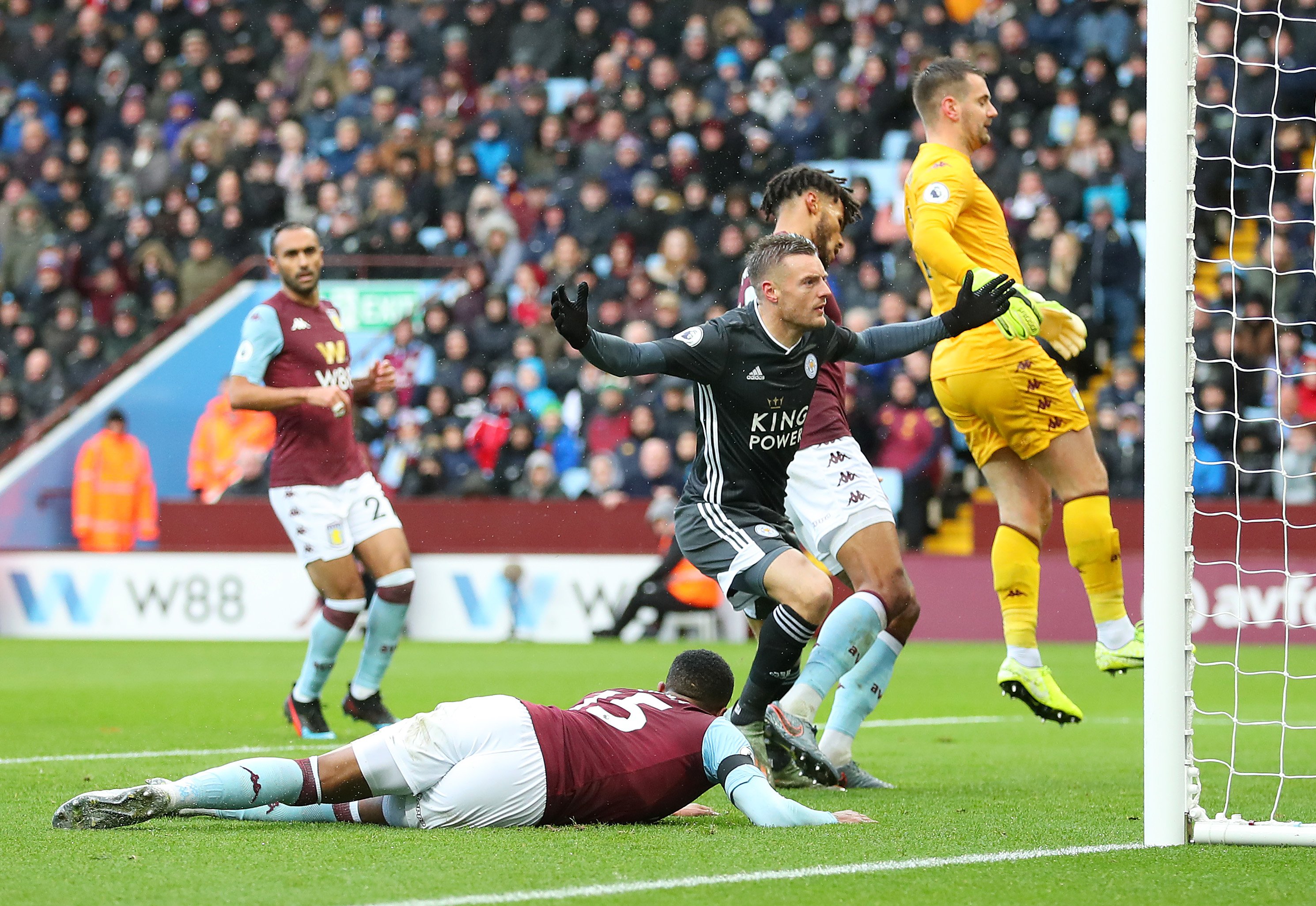 舞台上继续 舞台上继续